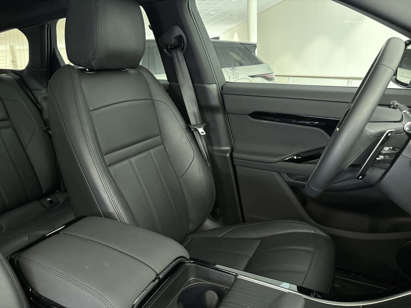 Land Rover Range Rover Evoque P270e PHEV AWD S Edition | Black Pack | Panorama - 2025 - Joinsteer - #6