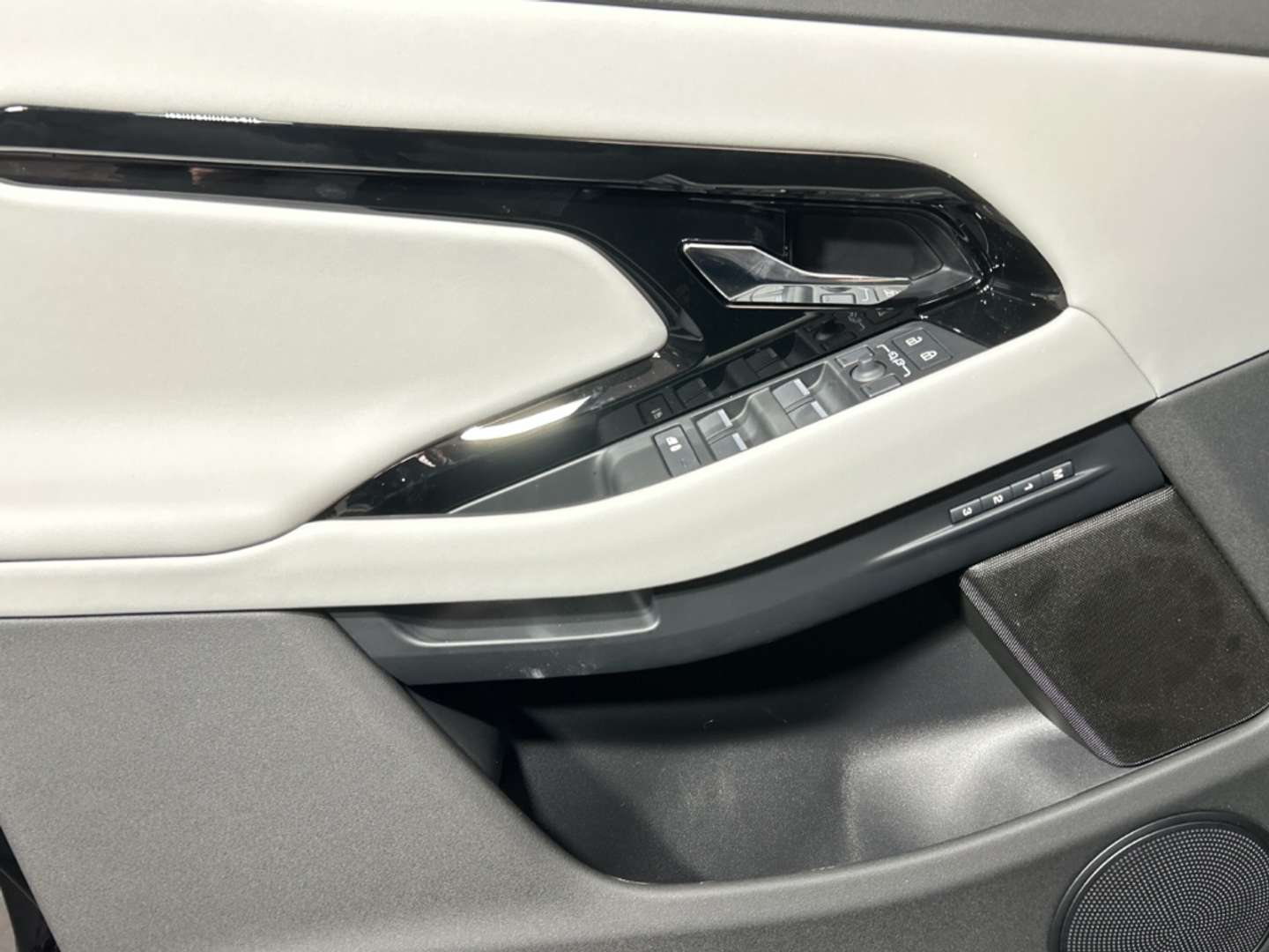 Land Rover Range Rover Evoque D165 Winterpaket - 2026 - Joinsteer - #16