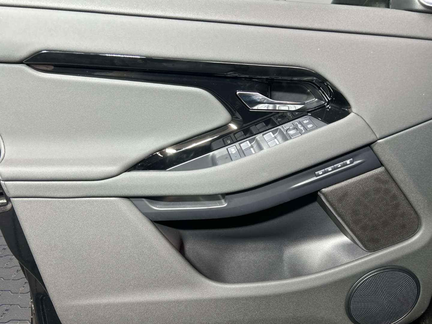 Land Rover Range Rover Evoque D200 Dynamic SE Winterpaket - 2026 - Joinsteer - #17