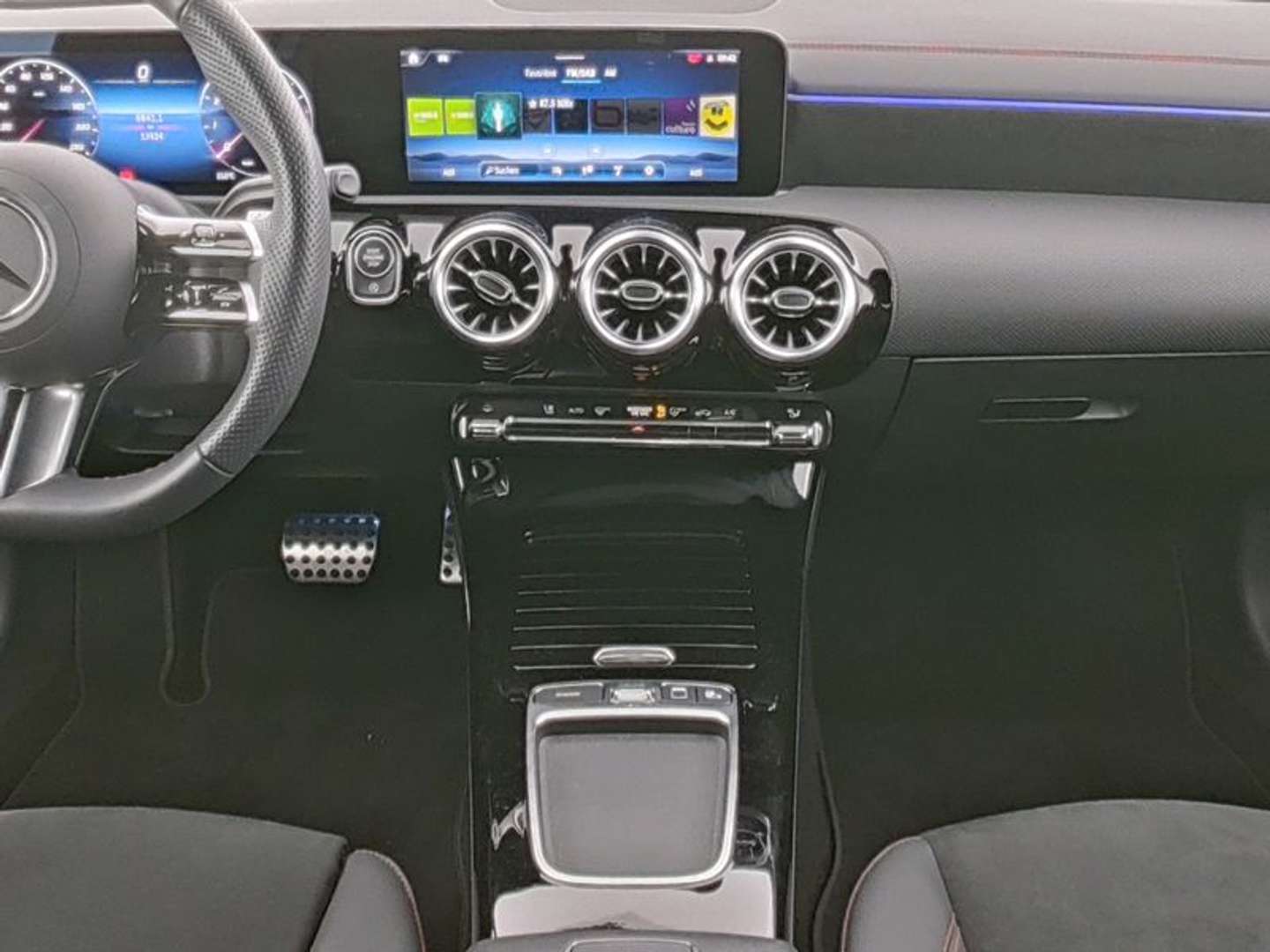Mercedes CLA 200 Coupé 200 AMG Line - 2025 - Joinsteer - #5