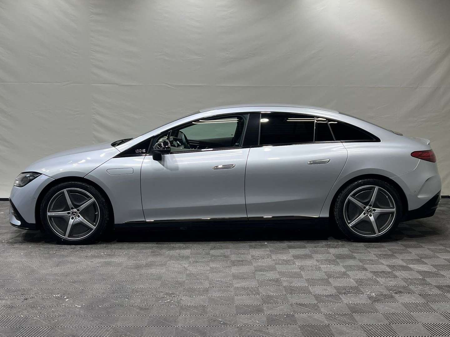 Mercedes EQE 300 AMG Line - 2024 - Joinsteer - #14