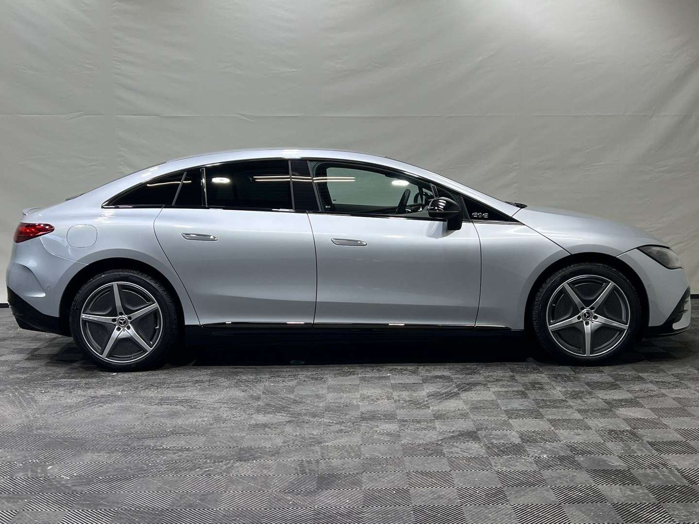 Mercedes EQE 300 AMG Line - 2024 - Joinsteer - #21