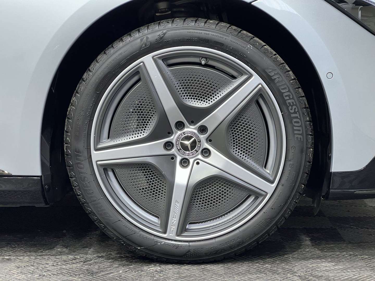 Mercedes EQE 300 AMG Line - 2024 - Joinsteer - #28