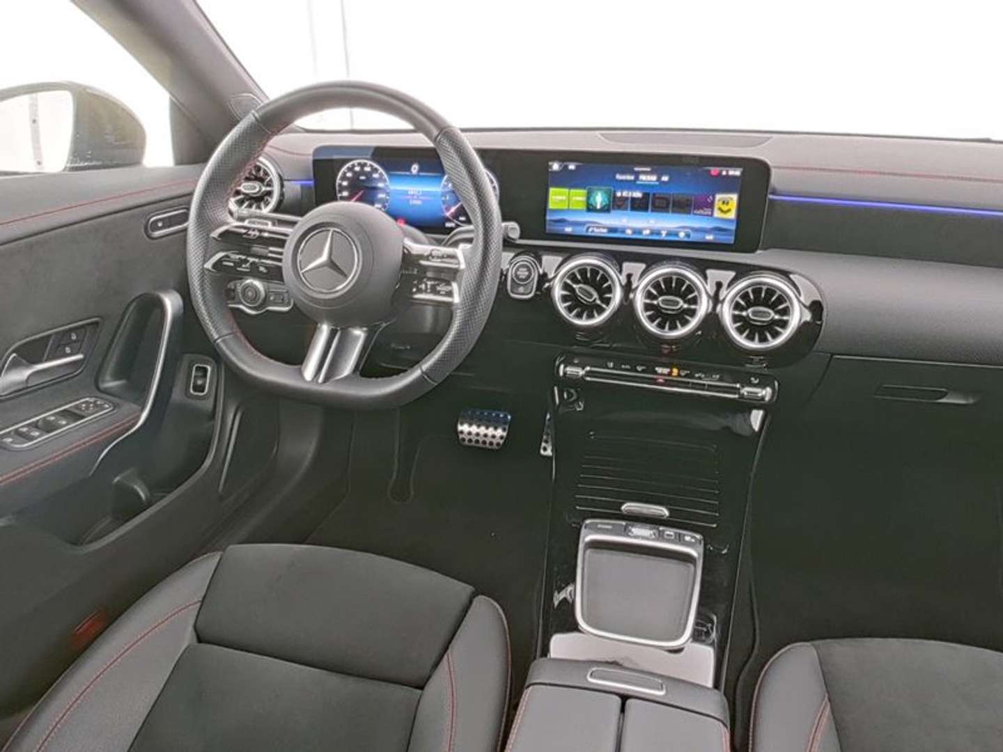 Mercedes CLA 200 Coupé 200 AMG Line - 2025 - Joinsteer - #4