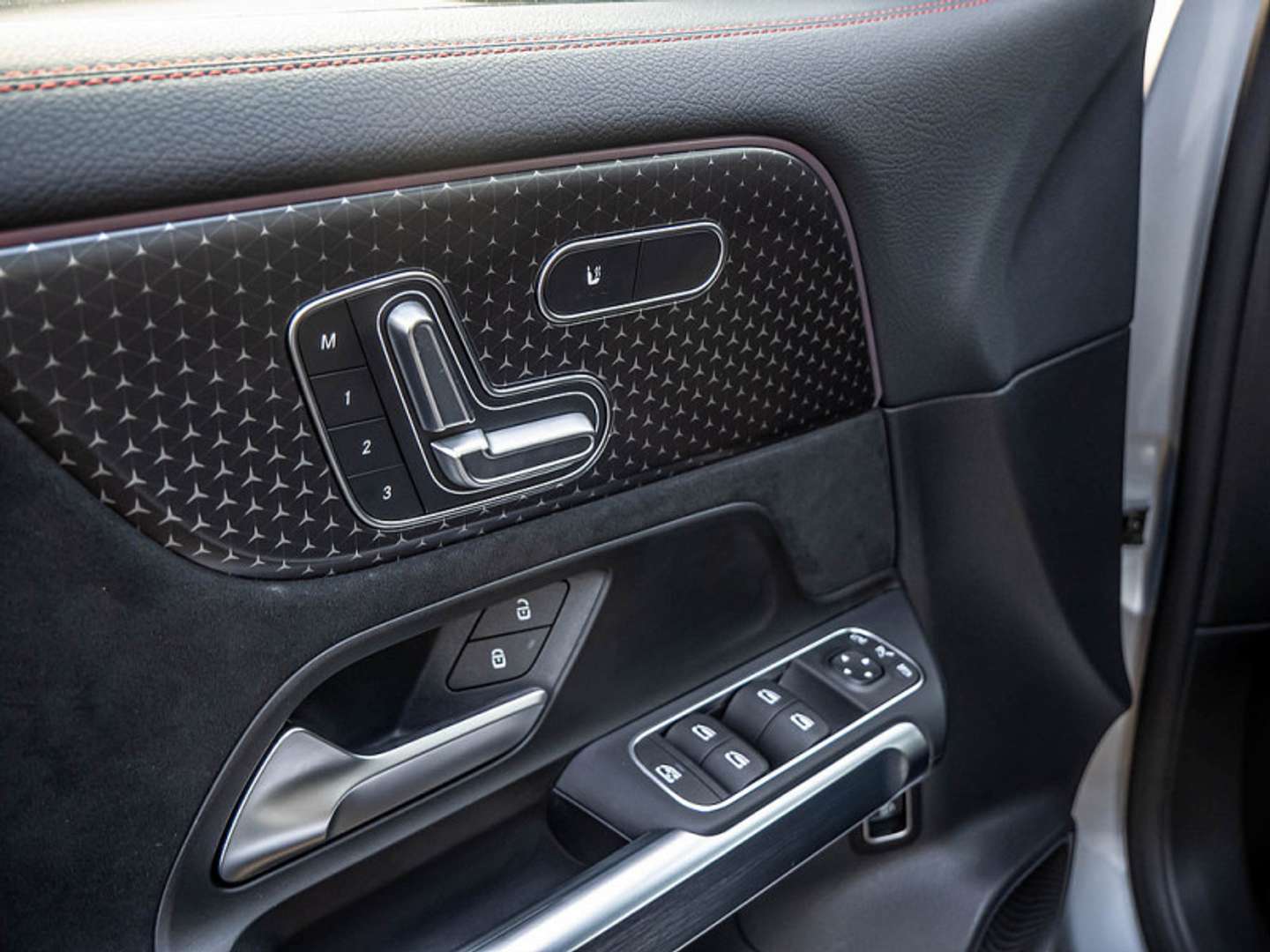 Mercedes EQB 250+ AMG Line - 2025 - Joinsteer - #13