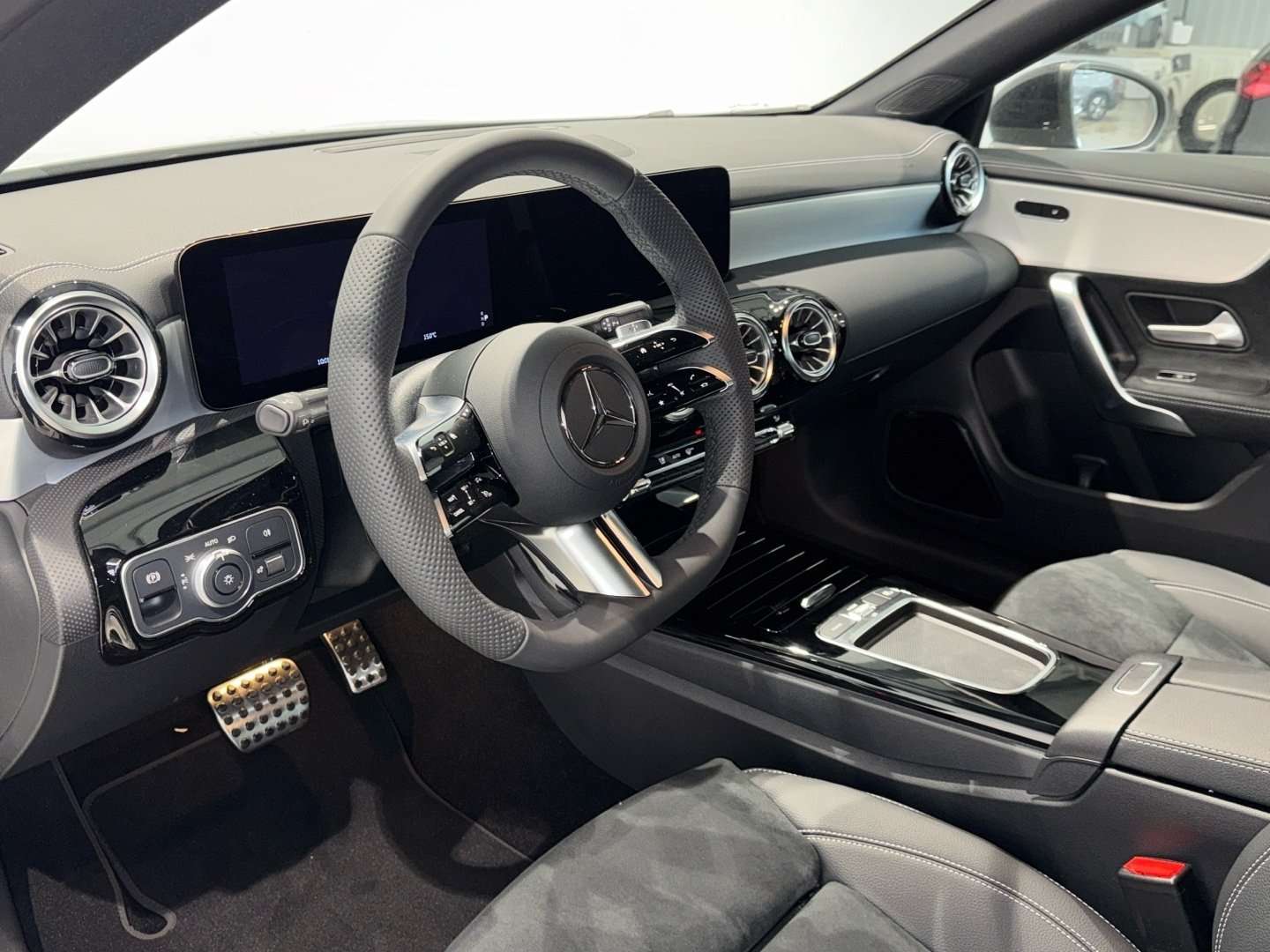 Mercedes CLA 200 Night Edition - 2026 - Joinsteer - #9