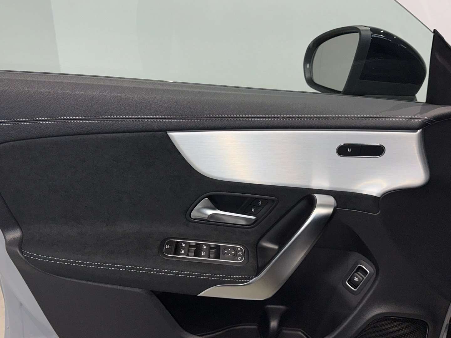 Mercedes CLA 200 Night Edition - 2026 - Joinsteer - #12