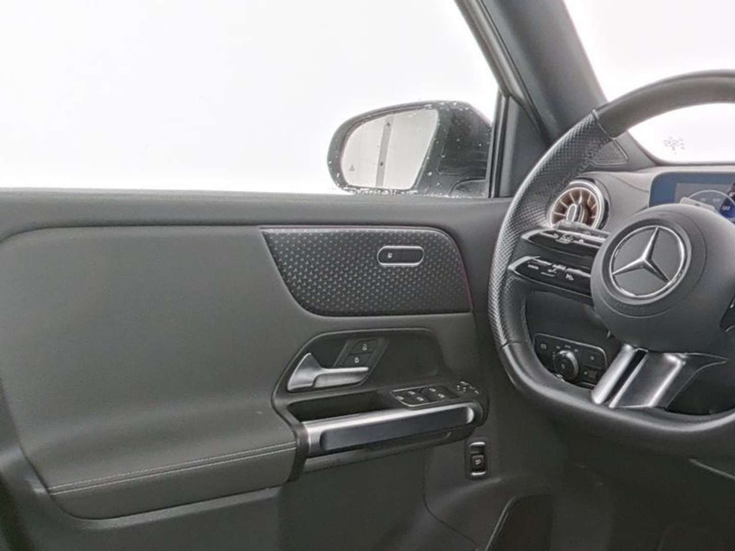 Mercedes EQB 300 Night Edition - 2024 - Joinsteer - #7