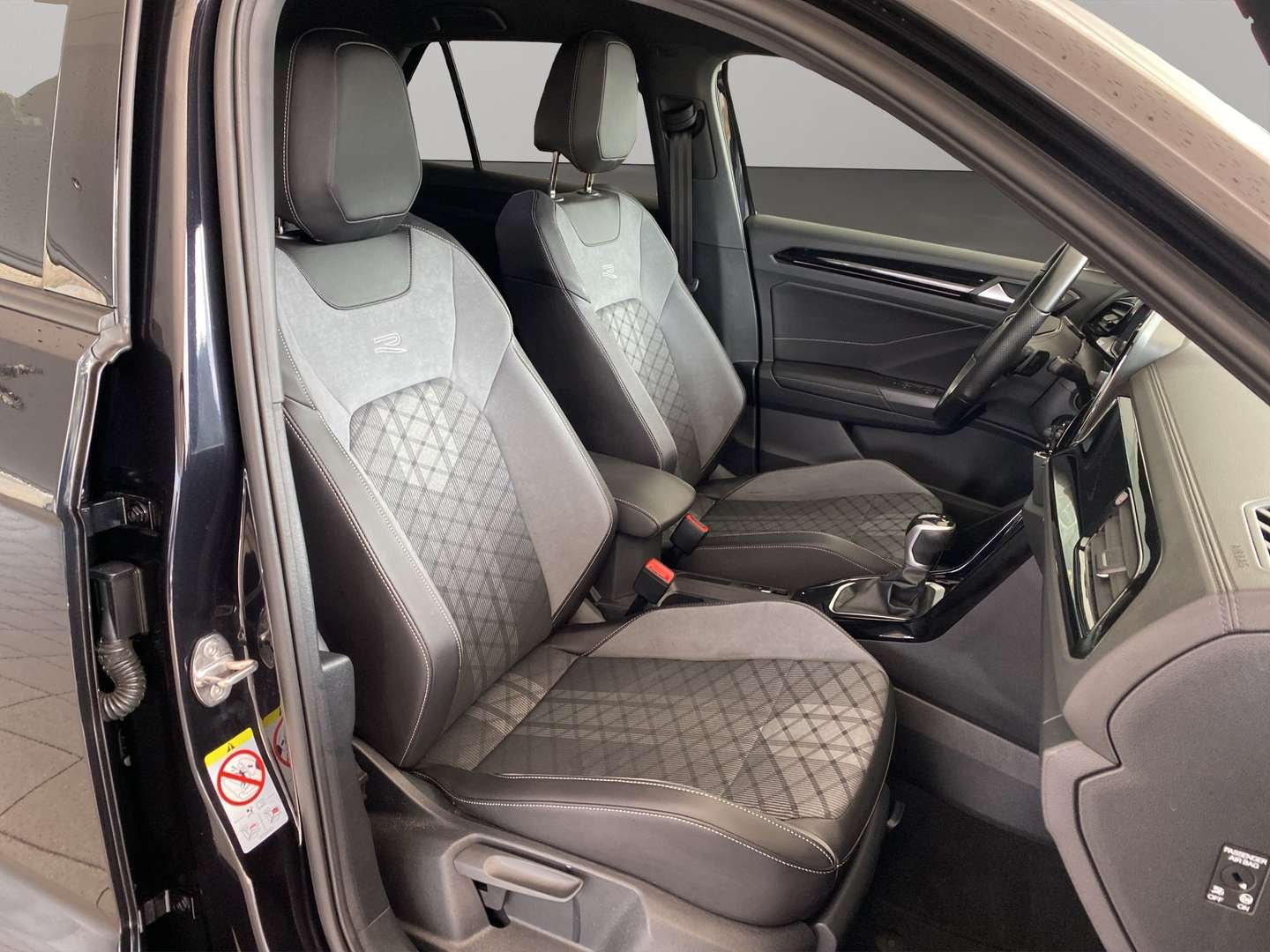 Volkswagen T-Roc R-Line - 2023 - Joinsteer - #5