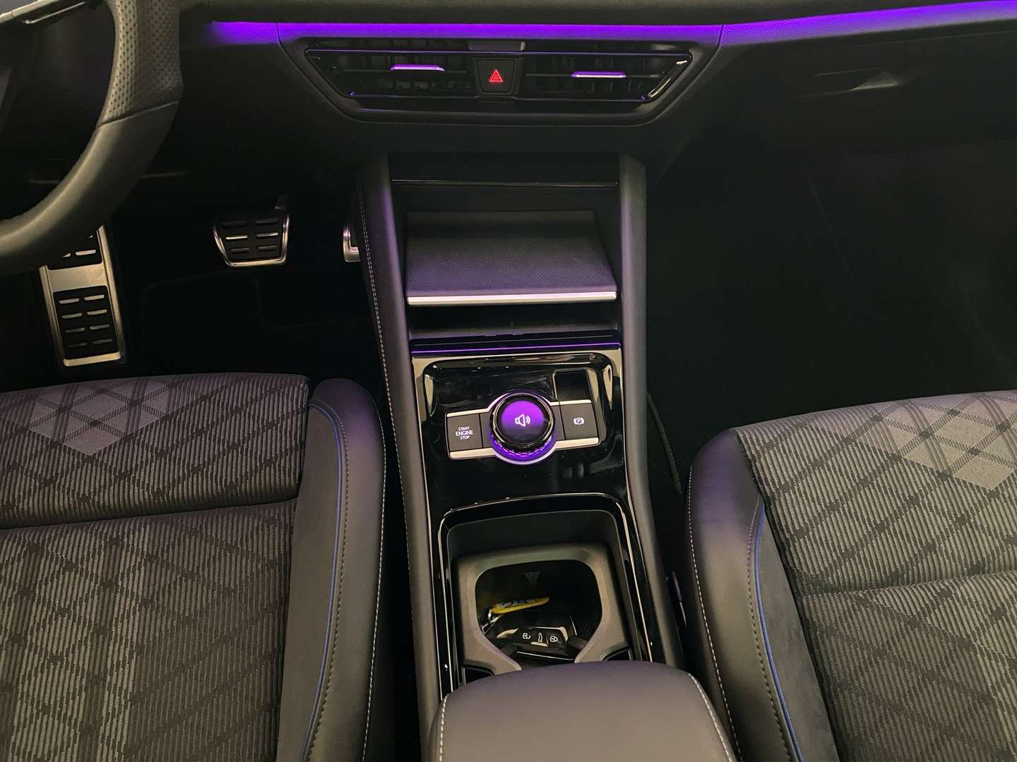 Volkswagen Tayron R-Line 4Motion - 2025 - Joinsteer - #14