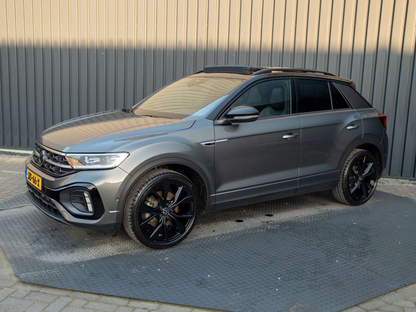 Volkswagen T-Roc R-Line - 2025 - Joinsteer - #1