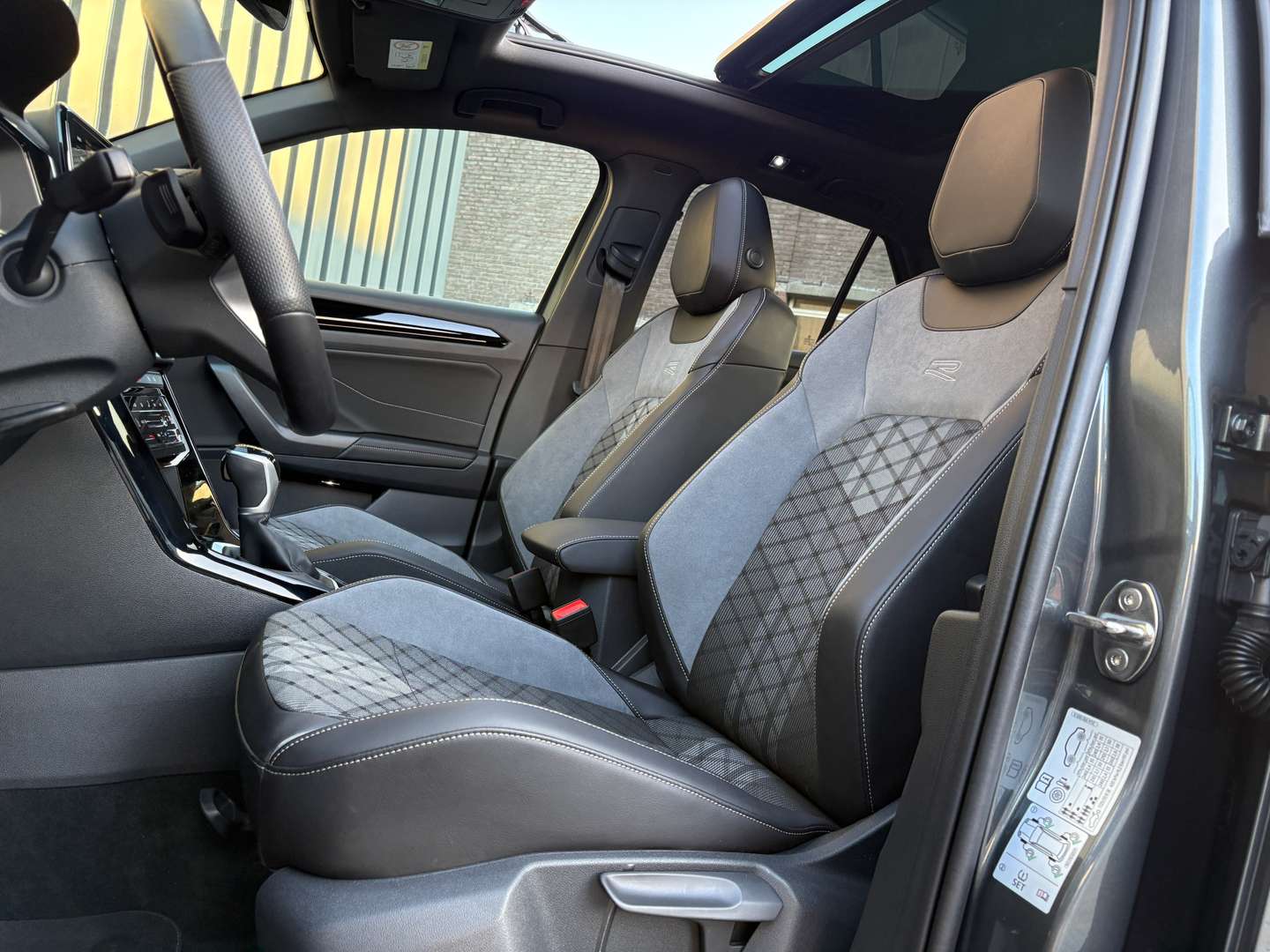 Volkswagen T-Roc R-Line - 2025 - Joinsteer - #5