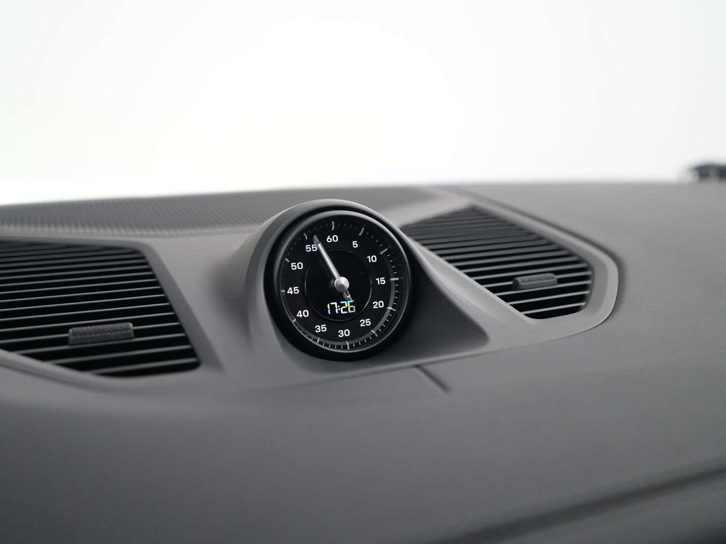 Porsche Cayenne III E-Hybrid Black Edition - 2026 - Joinsteer - #11