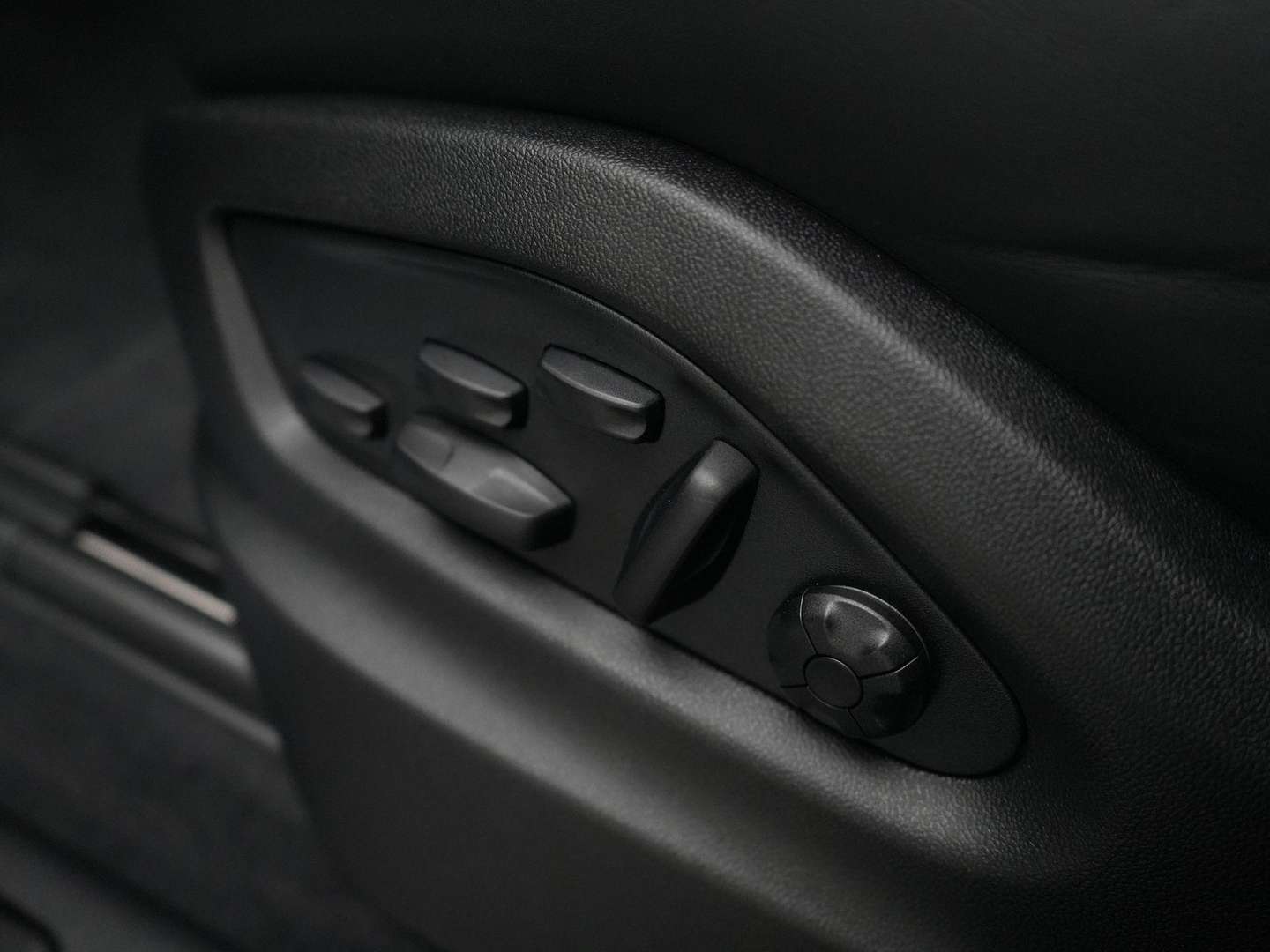 Porsche Cayenne III E-Hybrid Black Edition - 2026 - Joinsteer - #18