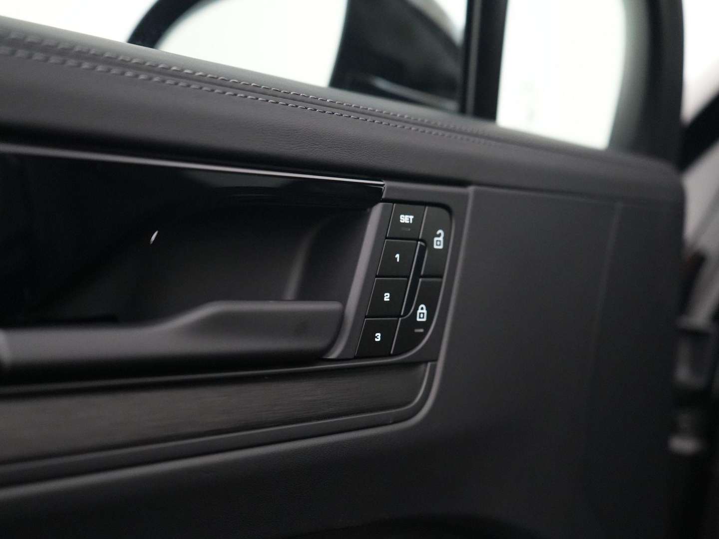 Porsche Cayenne III E-Hybrid Black Edition - 2026 - Joinsteer - #21