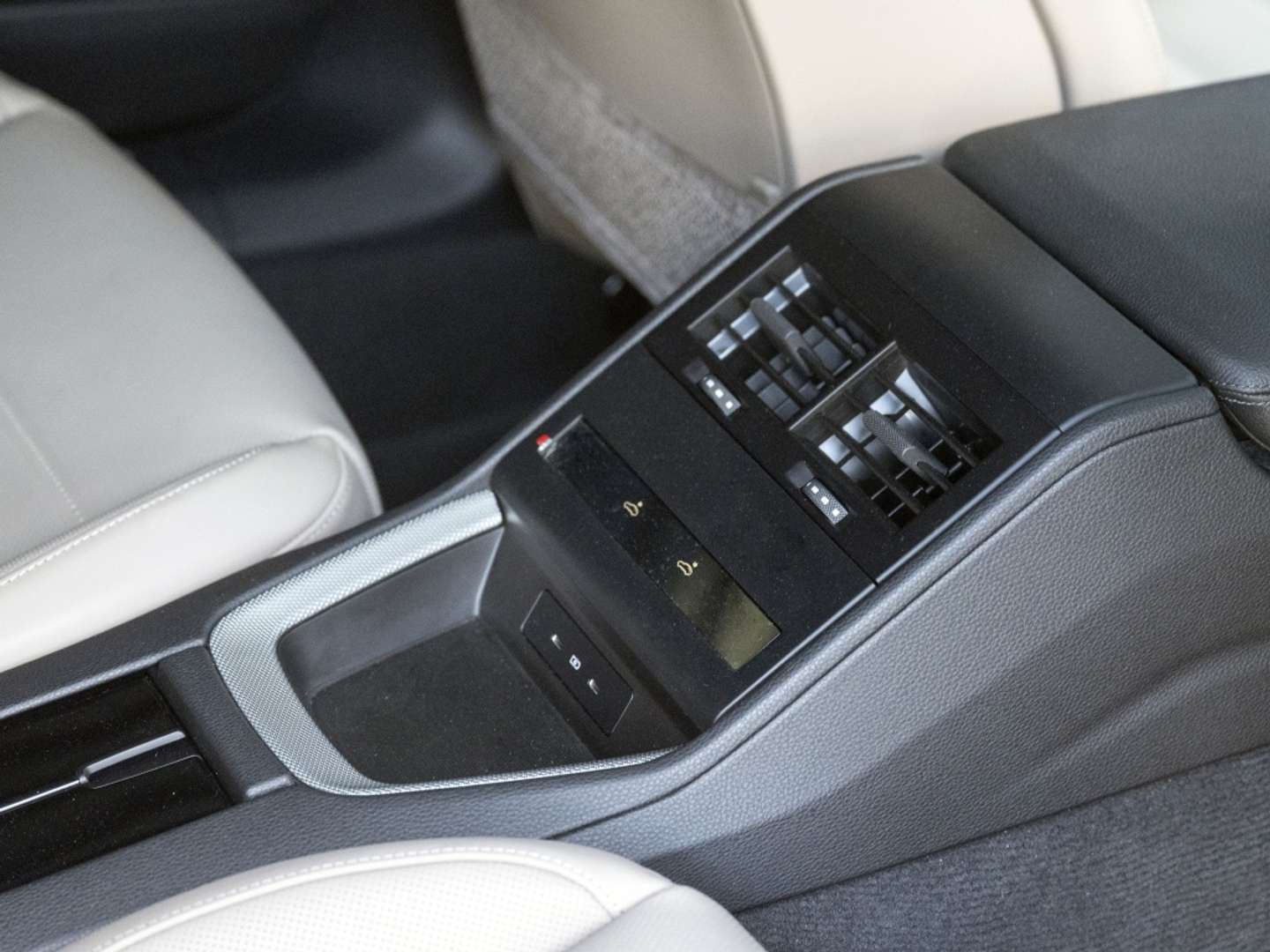 Porsche Panamera II E-Hybrid - 2025 - Joinsteer - #34