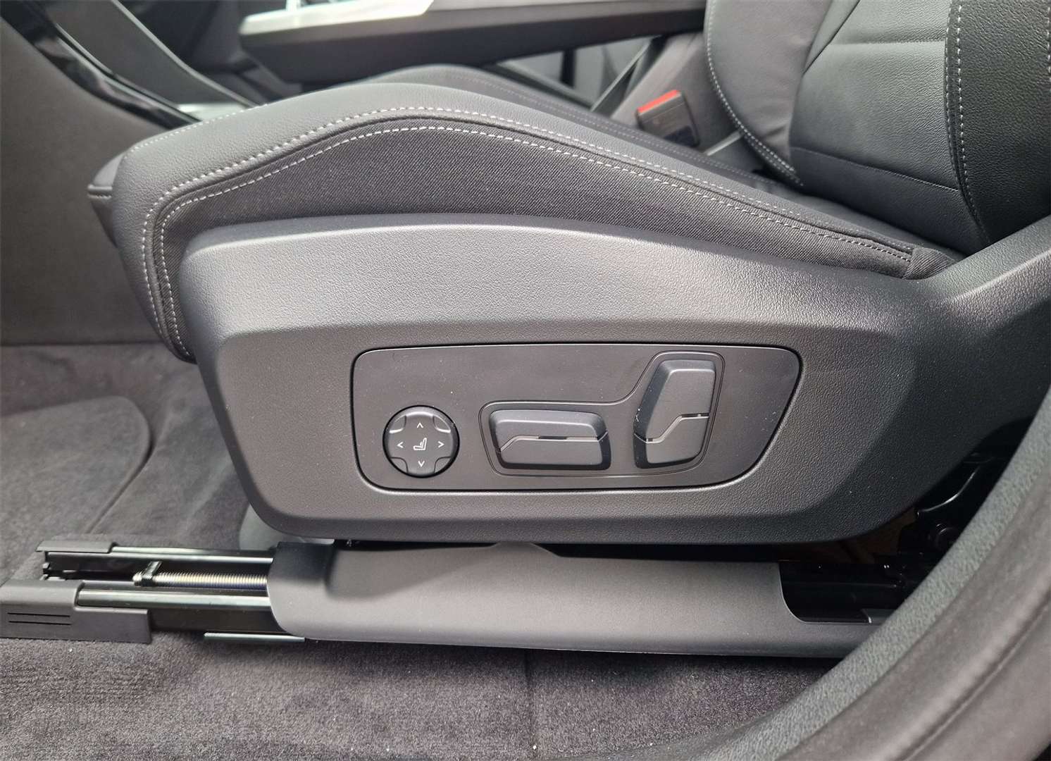 BMW IX1 XDrive30 - 2024 - Joinsteer - #16