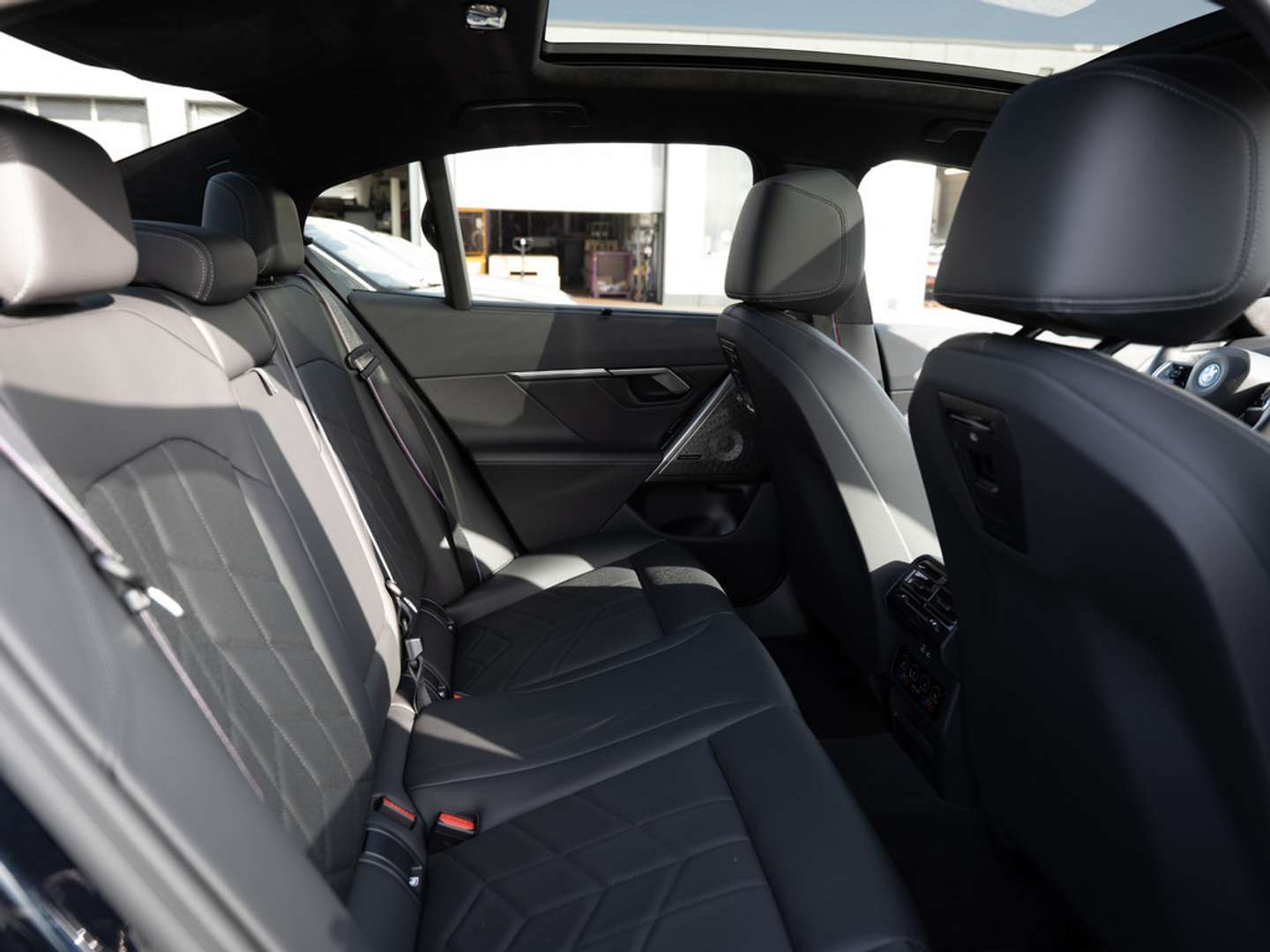 BMW Série 5 M Sport 550e XDrive - 2025 - Joinsteer - #9