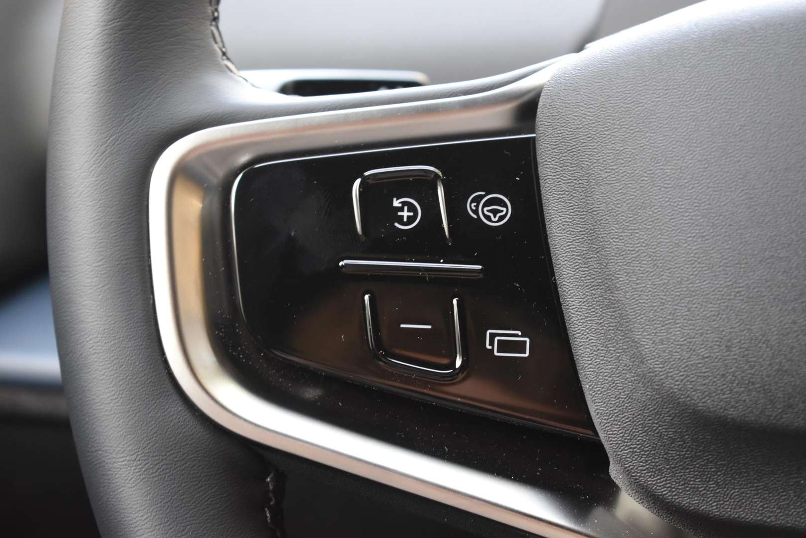 Volvo EX30 SINGLE MOTOR (EXTENDED RANGE) - 2026 - Joinsteer - #12