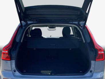 Volvo XC60 B4 Core — photo 8