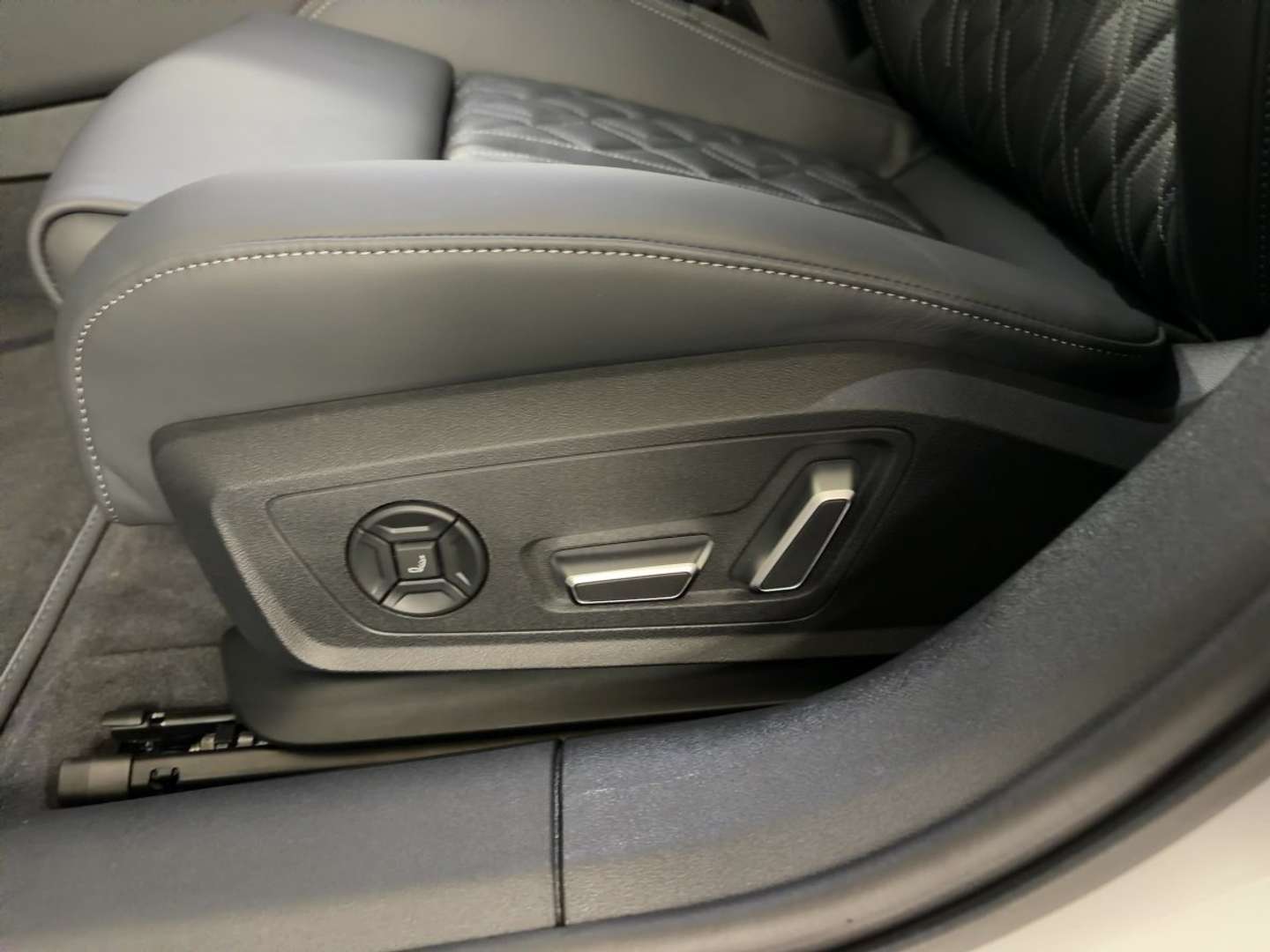 Audi A6 Avant Edition One E-hybrid - 2026 - Joinsteer - #17