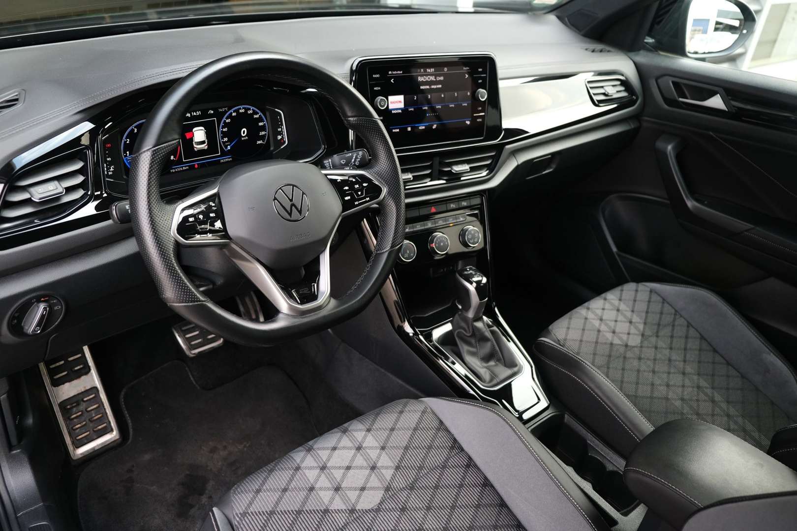 Volkswagen T-Roc R-Line - 2022 - Joinsteer - #4