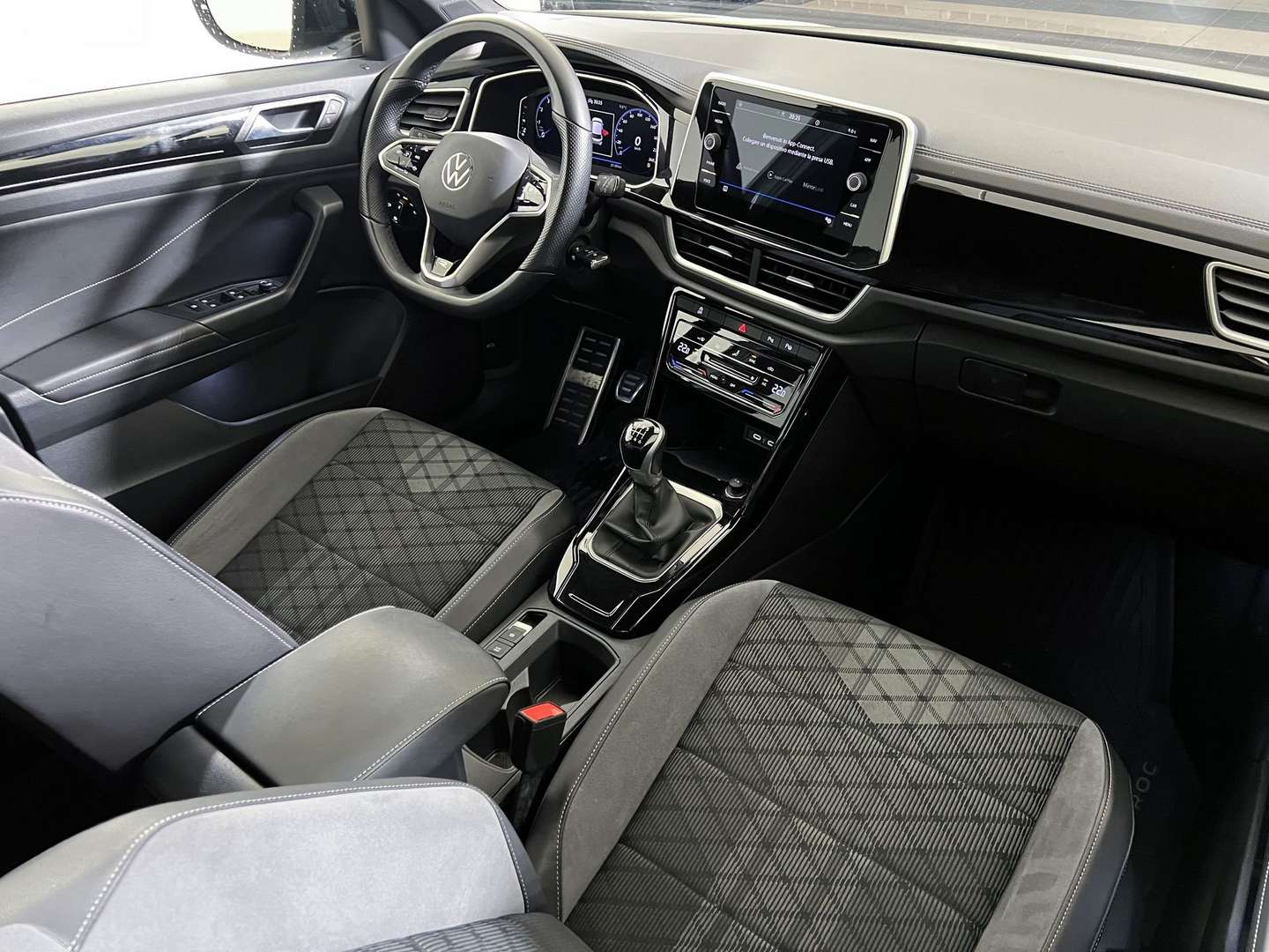 Volkswagen T-Roc R-Line - 2023 - Joinsteer - #6