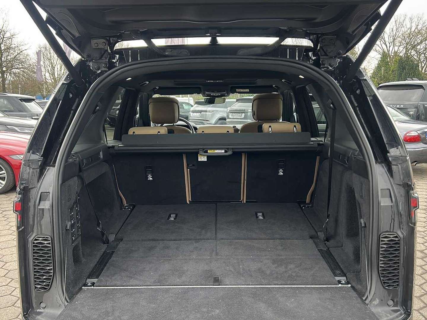 Land Rover Discovery D350 Dyn. HSE 7Sitze|AHK|Pano - 2025 - Joinsteer - #7