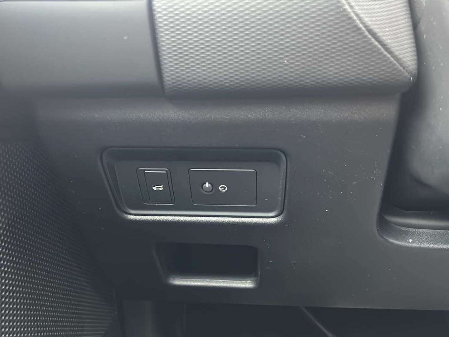 Land Rover Discovery D350 Dyn. HSE 7Sitze|AHK|Pano - 2025 - Joinsteer - #13