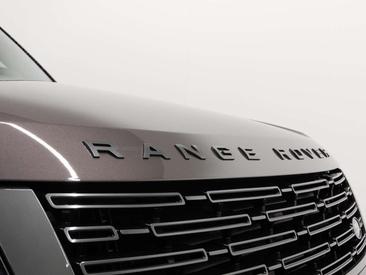 Land Rover Range Rover 3.0 P460e HSE PHEV — photo 11