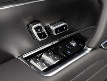 Land Rover Range Rover 3.0 P460e HSE PHEV — photo 19