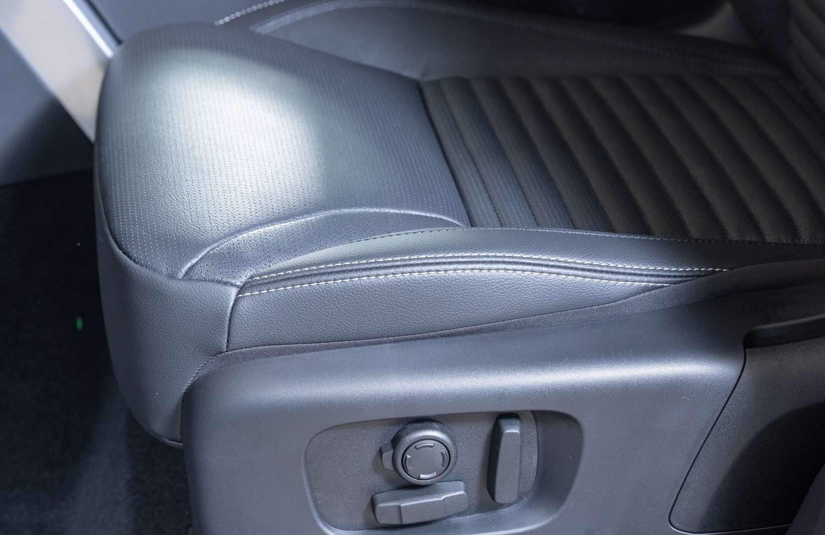 Land Rover Discovery D250 Dynamic SE Navi ACC AHK 7.Sitzer Leder - 2025 - Joinsteer - #15