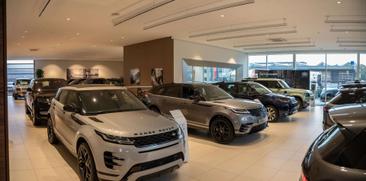 Land Rover Range Rover 3.0 P550e SV PHEV — photo 3
