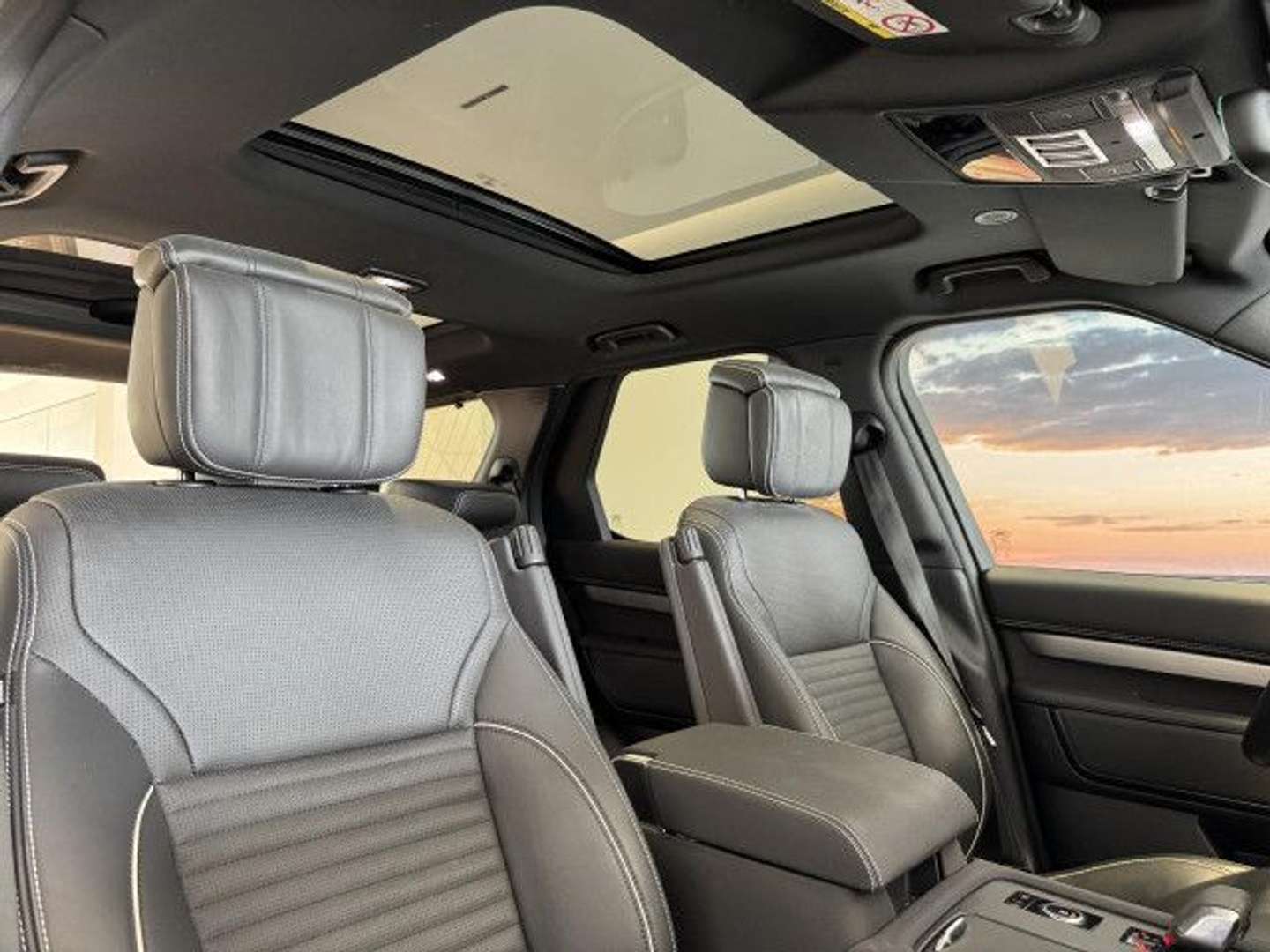 Land Rover Discovery D300 R-Dyn HSE - 2023 - Joinsteer - #12