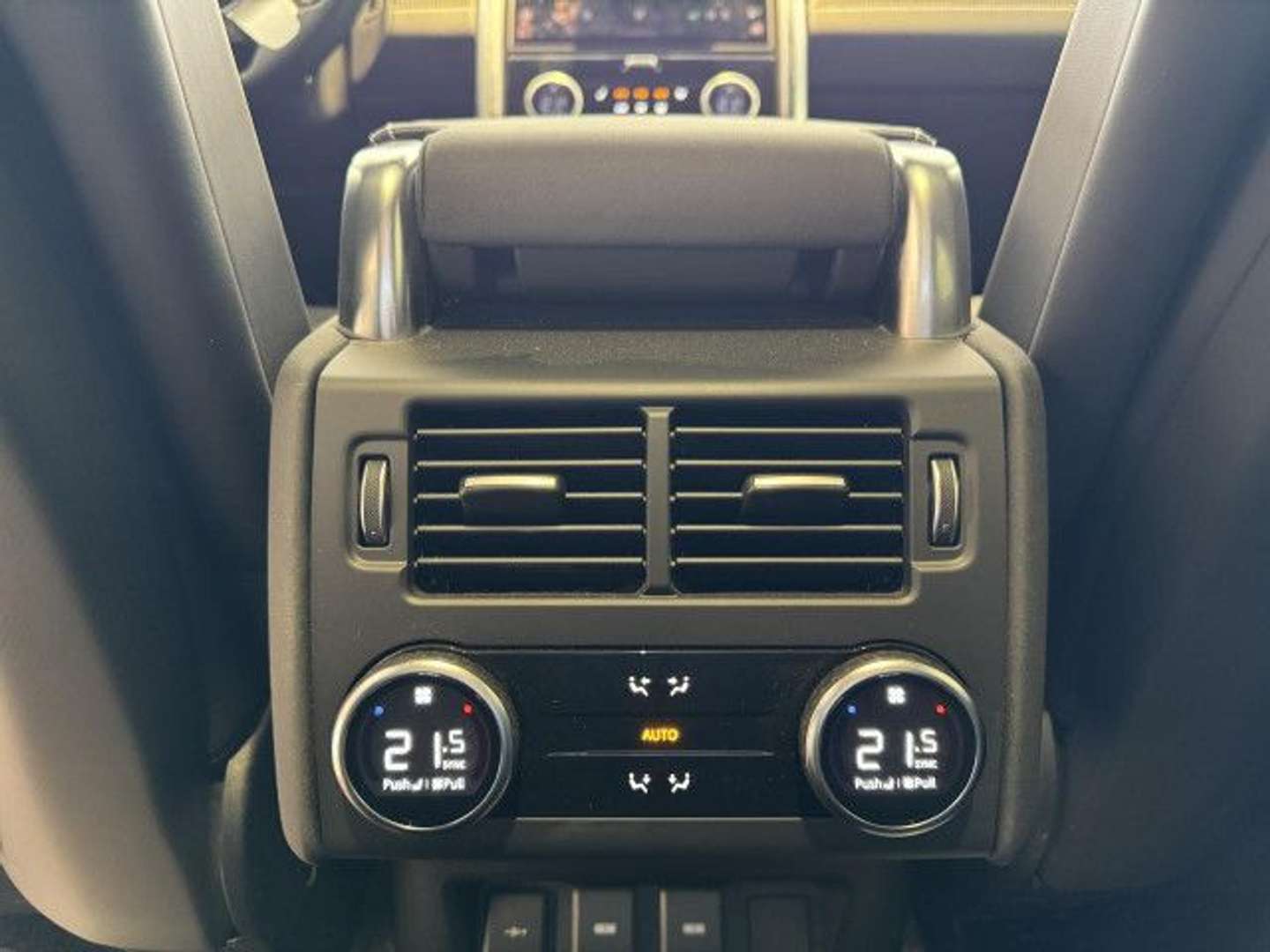 Land Rover Discovery D300 R-Dyn HSE - 2023 - Joinsteer - #14