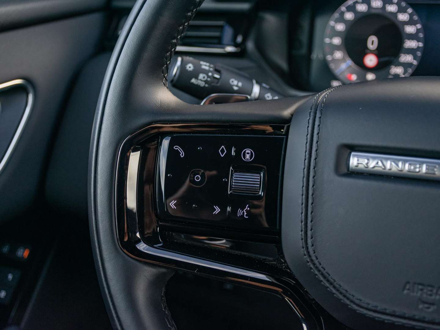 Land Rover Range Rover Velar 2.0 P400e AWD Dynamic SE PHEV - 2025 - Joinsteer - #11