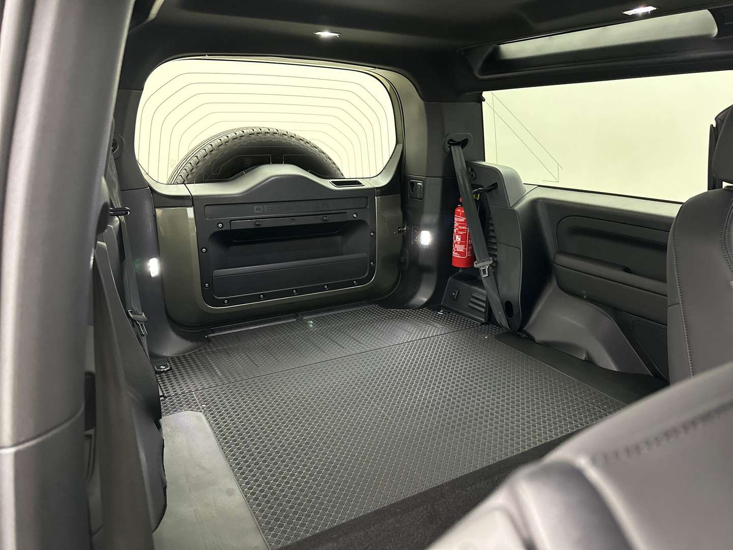 Land Rover Defender 90 D250 X-Dynamic SE AWD Auto - 2025 - Joinsteer - #5