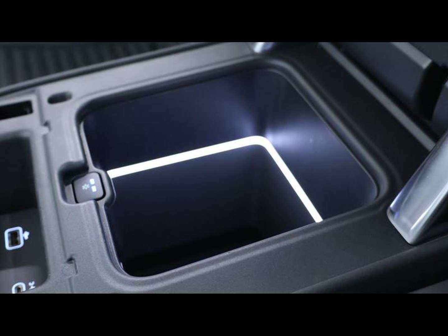 Land Rover Discovery D300 Metropolitan Edition AWD Auto 7 Places - 2023 - Joinsteer - #26