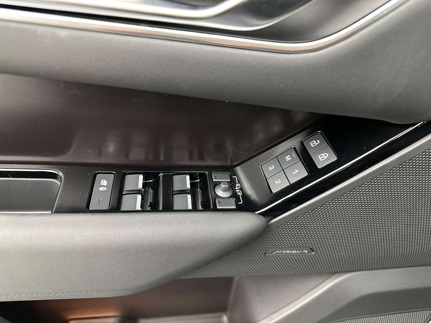 Land Rover Range Rover Velar P400e Dynamic SE AWD Auto 26MY - 2025 - Joinsteer - #13