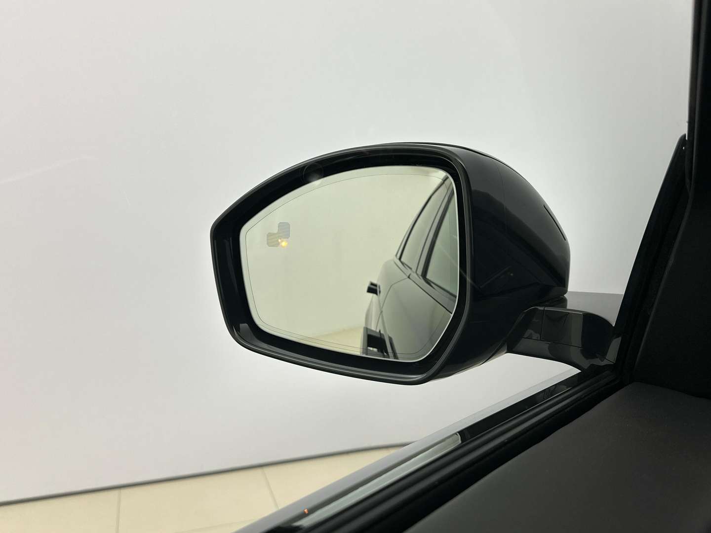 Land Rover Range Rover Velar P400e Dynamic SE AWD Auto 26MY - 2025 - Joinsteer - #14