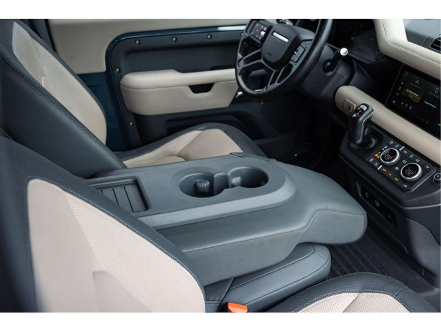 Land Rover Defender 90 X-Dynamic SE P400 - 2023 - Joinsteer - #13