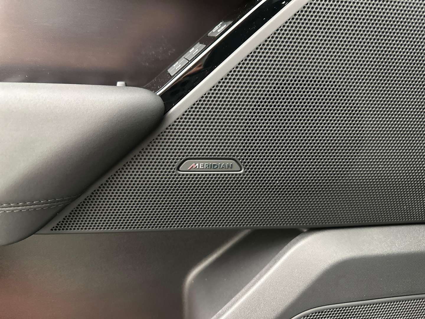 Land Rover Range Rover Velar P400e Dynamic SE AWD Auto 26MY - 2025 - Joinsteer - #17