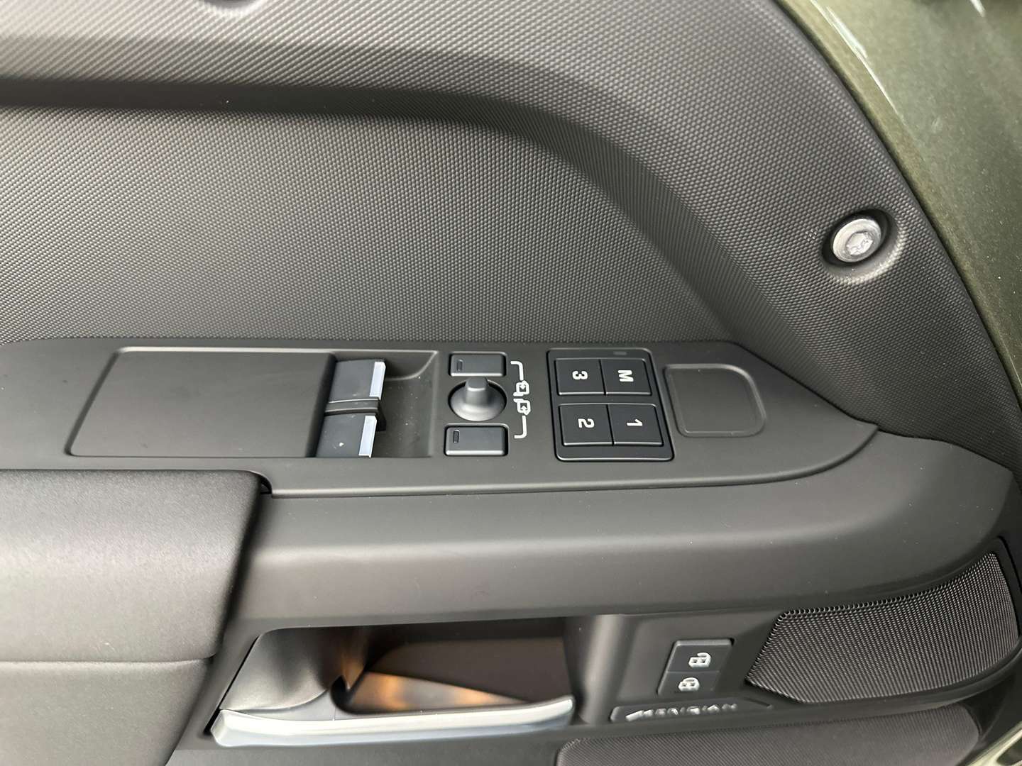 Land Rover Defender 90 D250 X-Dynamic SE AWD Auto - 2025 - Joinsteer - #17