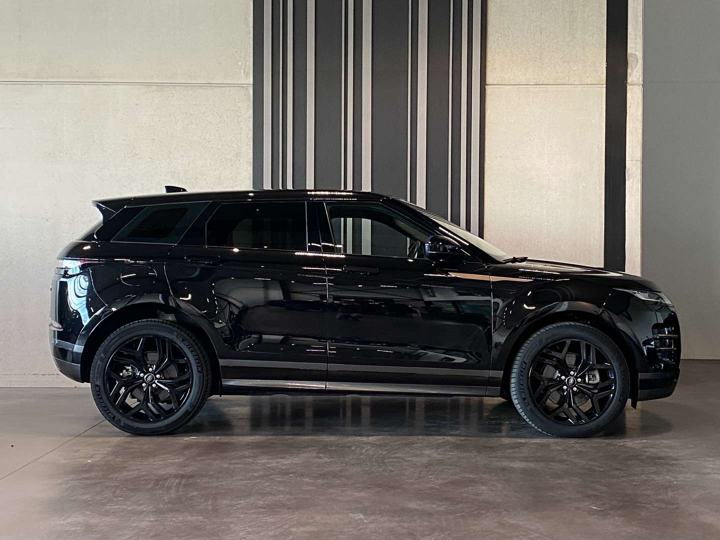 Land Rover Discovery Sport R-Dynamic Plug In Hybrid - 2023 - Joinsteer - #2