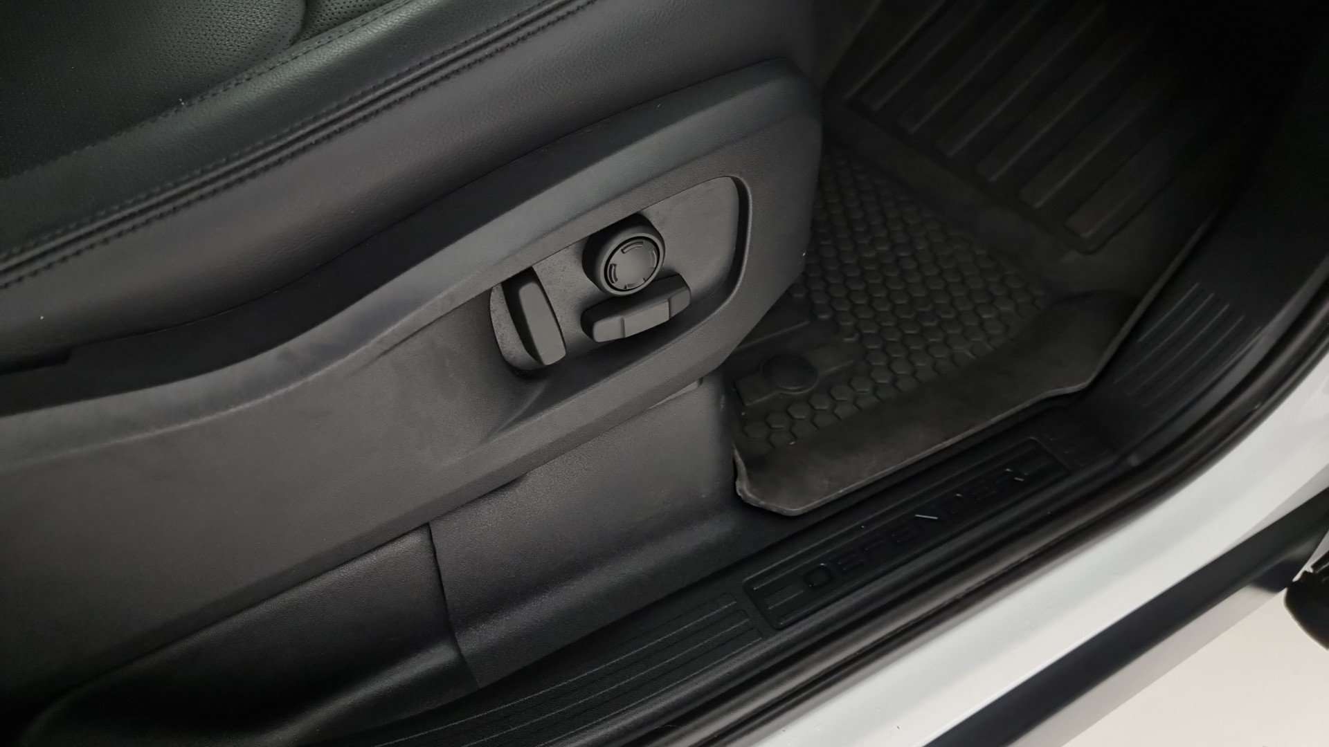 Land Rover Defender 110 SE Awd 3.0d I6 Mhev 250cv Auto - 2022 - Joinsteer - #10