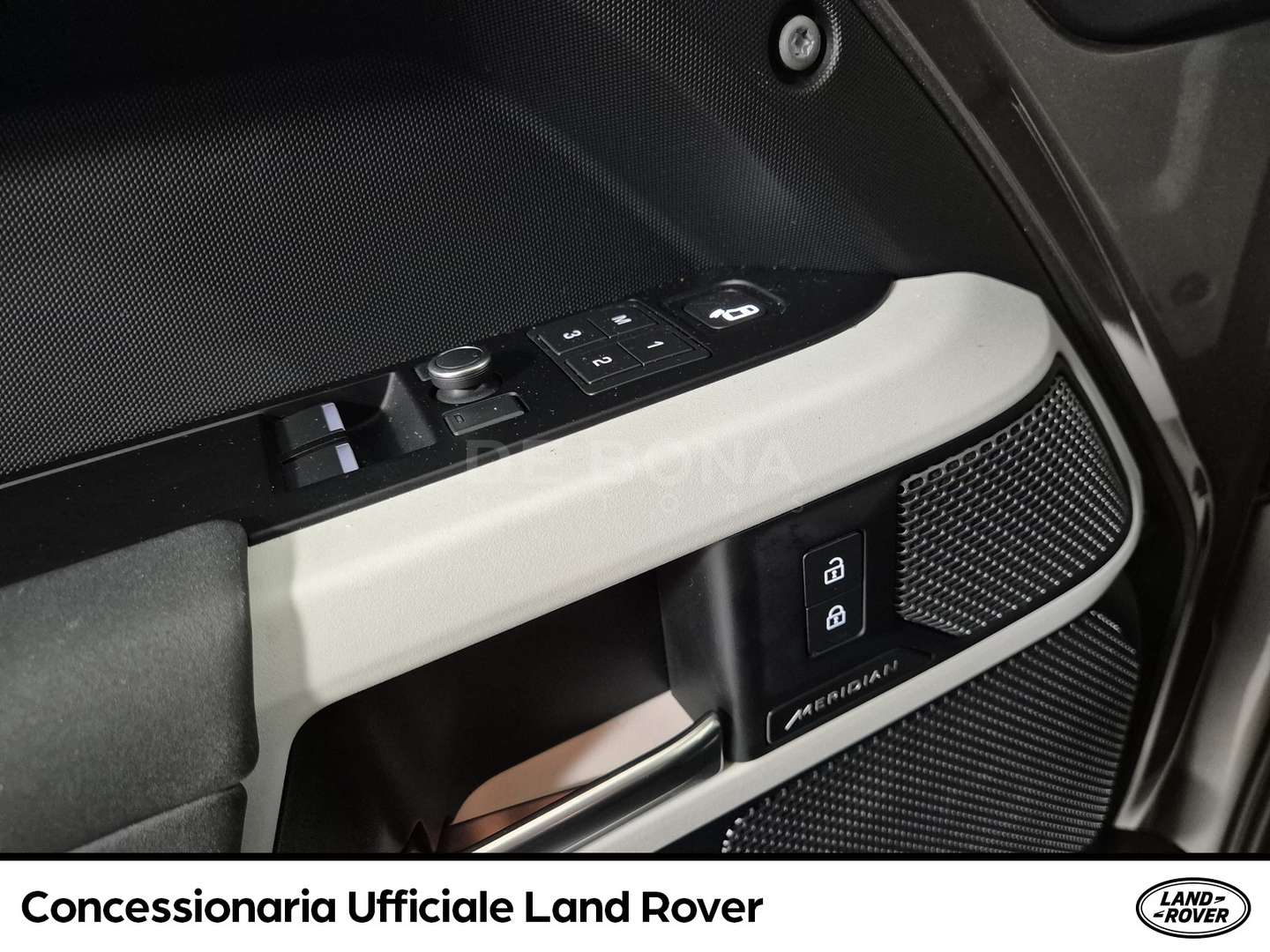 Land Rover Defender 110 SE Awd 3.0d I6 Mhev 250cv Auto - 2021 - Joinsteer - #17