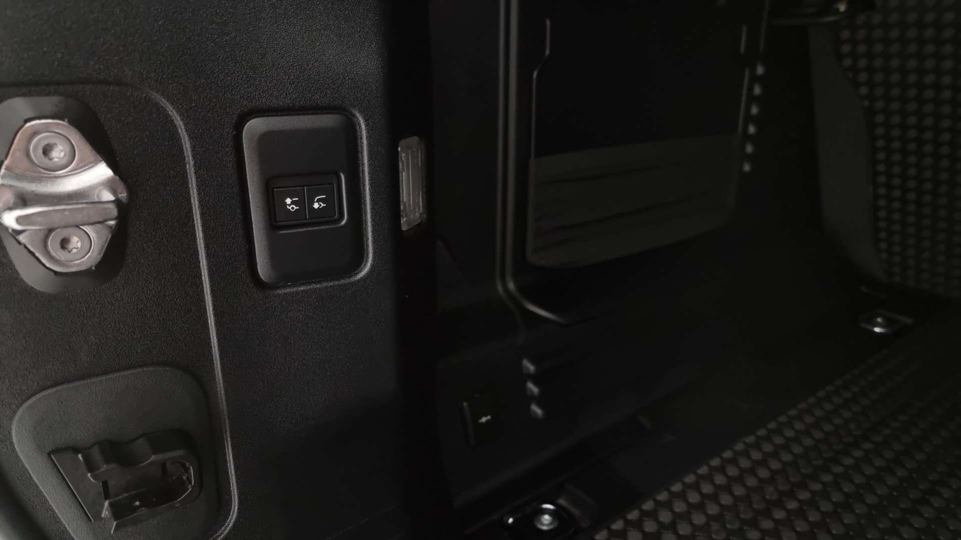 Land Rover Defender 110 SE Awd 3.0d I6 Mhev 250cv Auto - 2022 - Joinsteer - #24