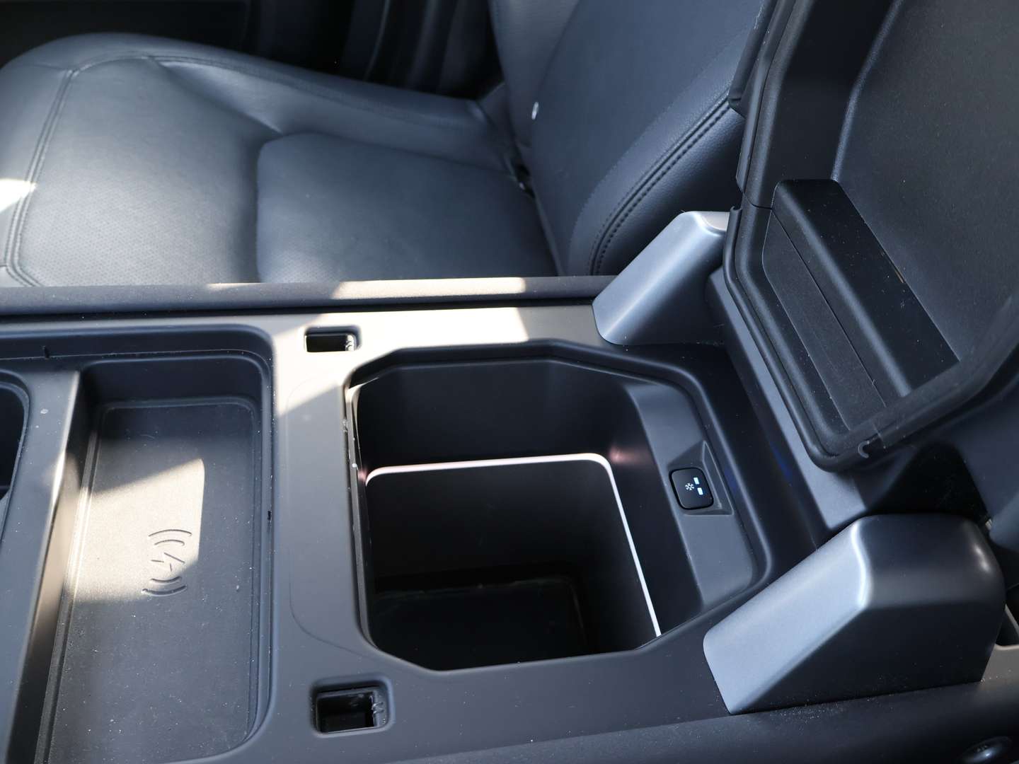 Land Rover Defender 110 D250 SE - 2022 - Joinsteer - #14