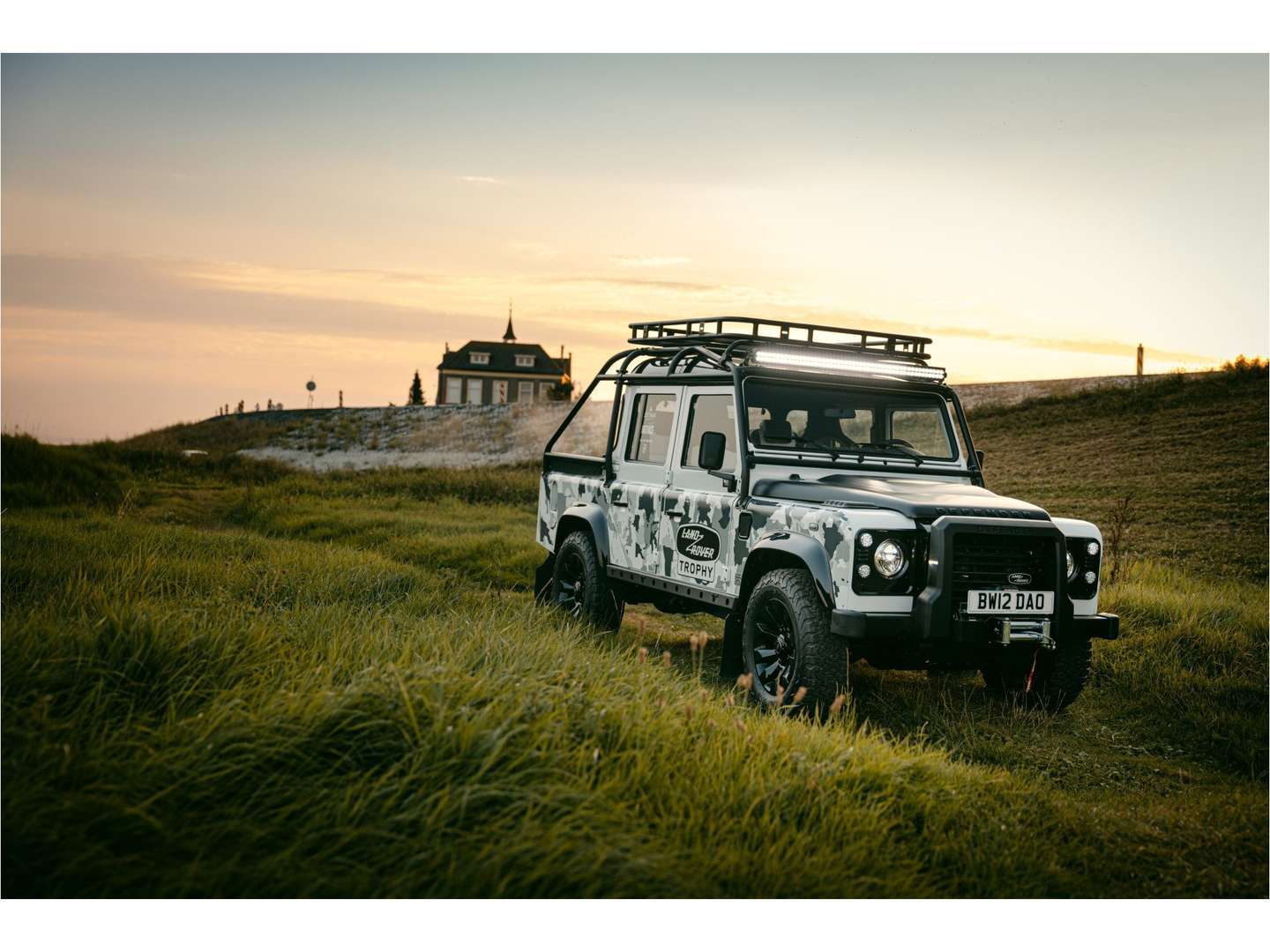Land Rover Defender 110 TROPHY 2 Works V8 - 2026 - Joinsteer - #3