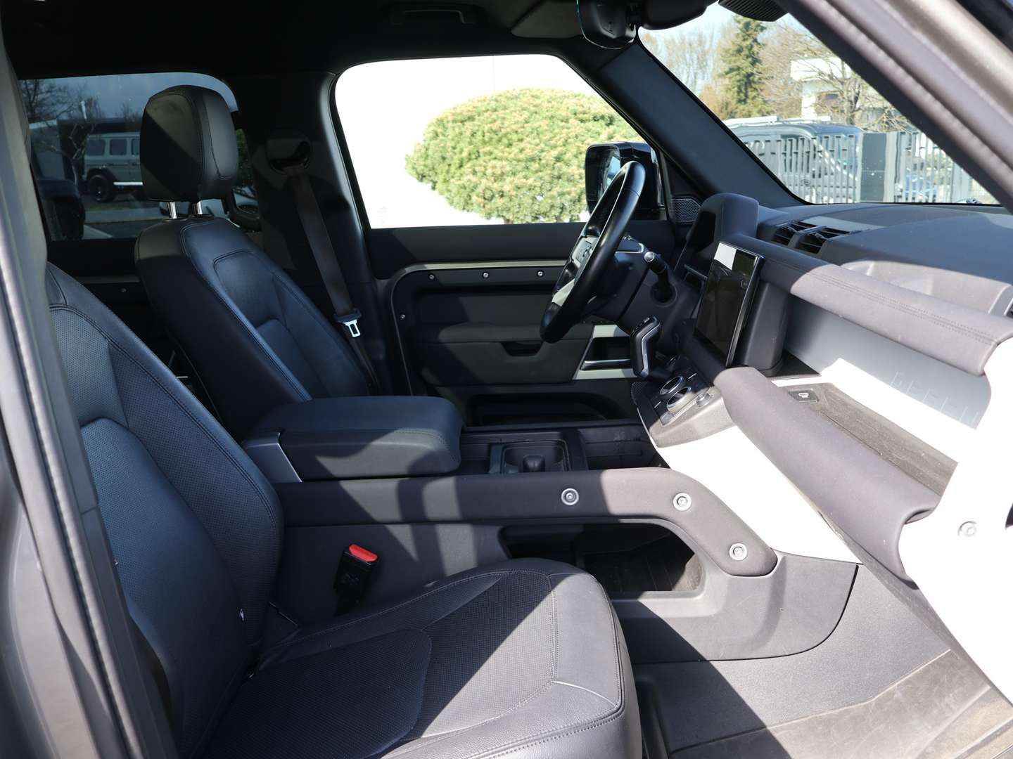 Land Rover Defender 110 D250 SE - 2022 - Joinsteer - #24